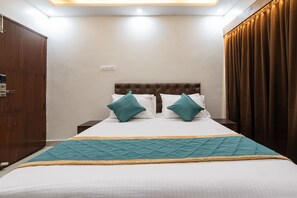 Habitación Premium doble | Escritorio, tabla de planchar con plancha, wifi gratis