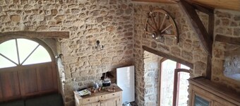 Maison pierres agrée CLEVACANCES en Ardèche verte bord de la vallée du doux,