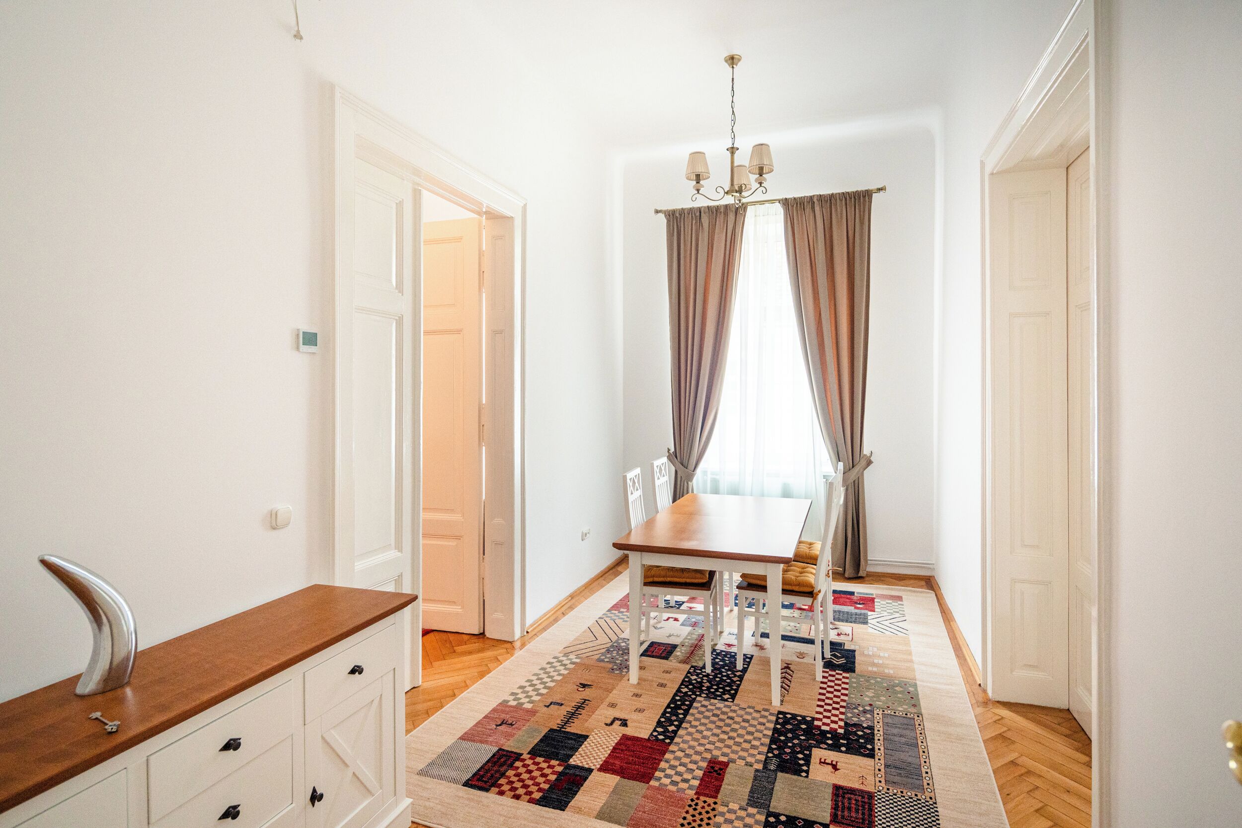 Appartement, 2 chambres | Coin séjour | TV connectée de 32 pouces avec chaînes par câble, Netflix