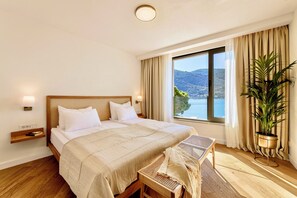 Exclusive-huvila, 4 makuuhuonetta, yksityinen uima-allas, merinäköala | Silitysrauta/-lauta, ilmainen Wi-Fi