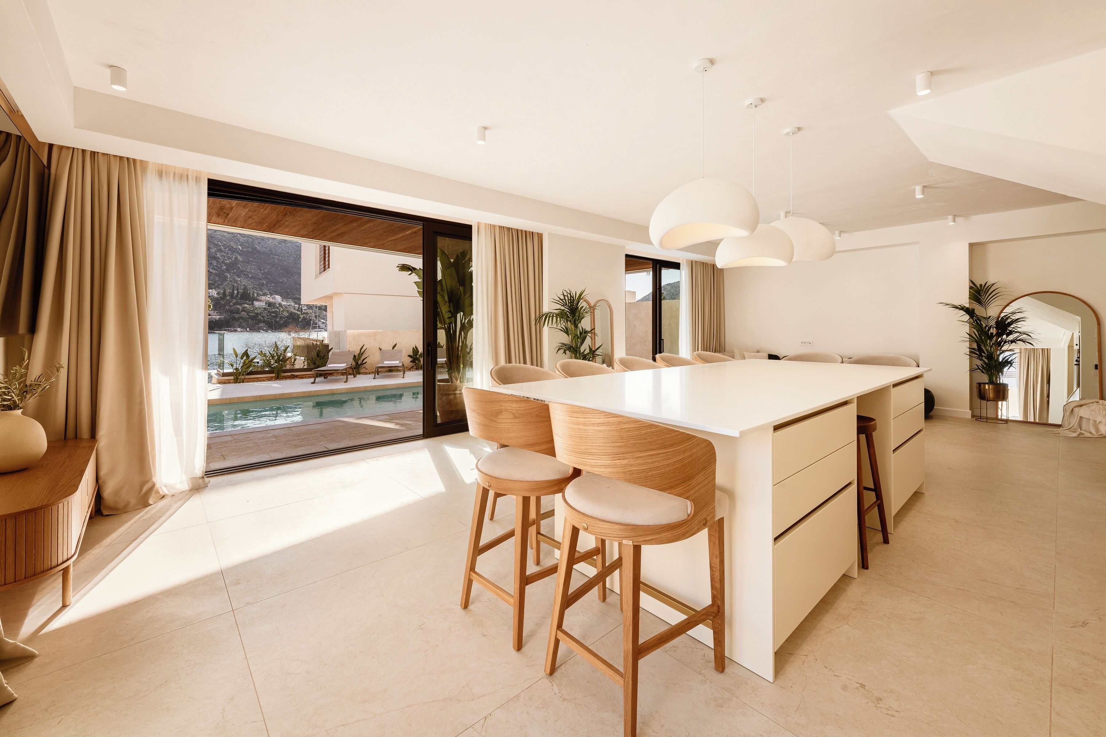 Exclusive Villa, 5 Bedrooms, Private Pool, Sea View | Living area