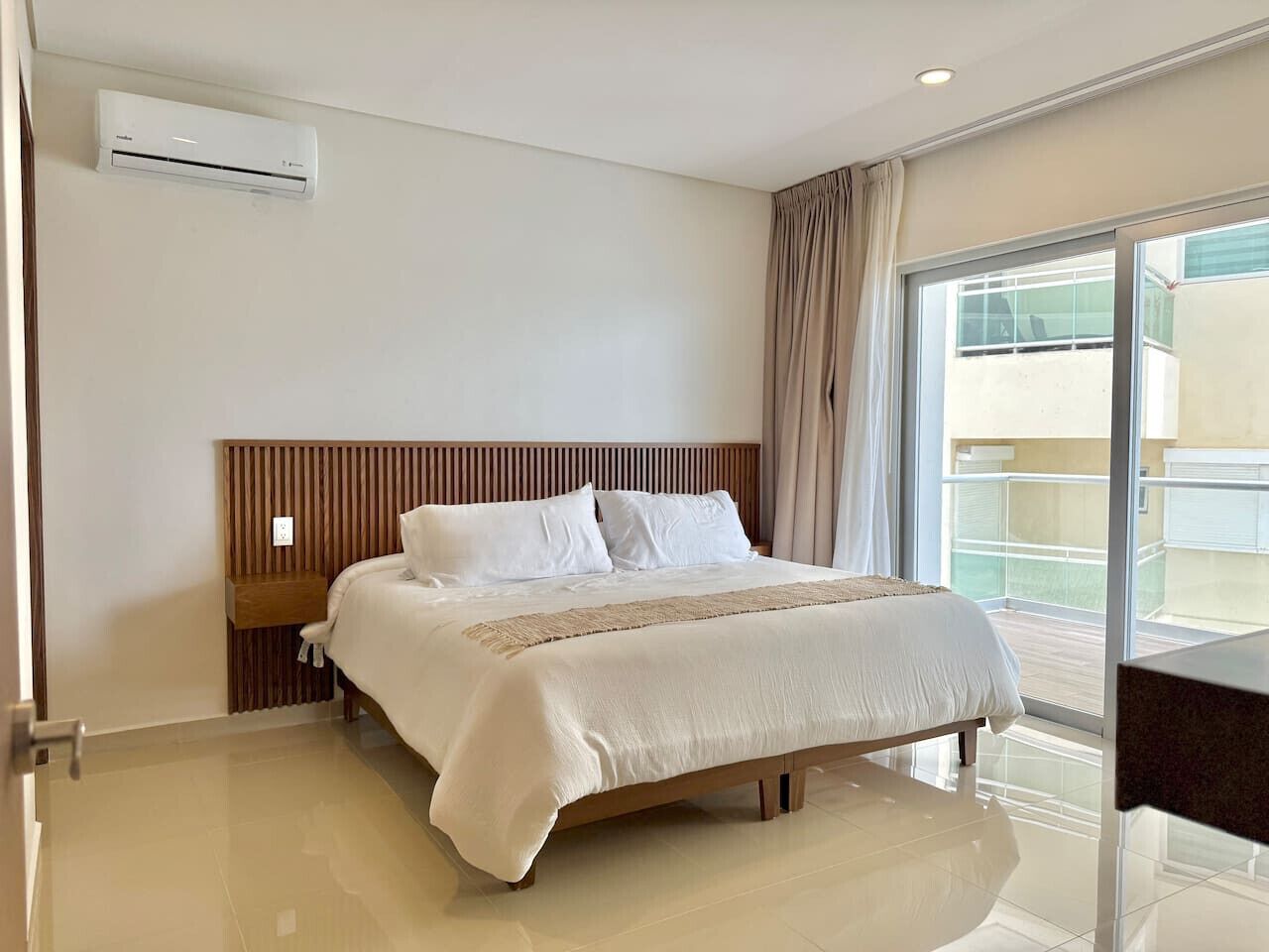 2 Schlafzimmer, Schreibtisch, Bügeleisen/Bügelbrett, WLAN