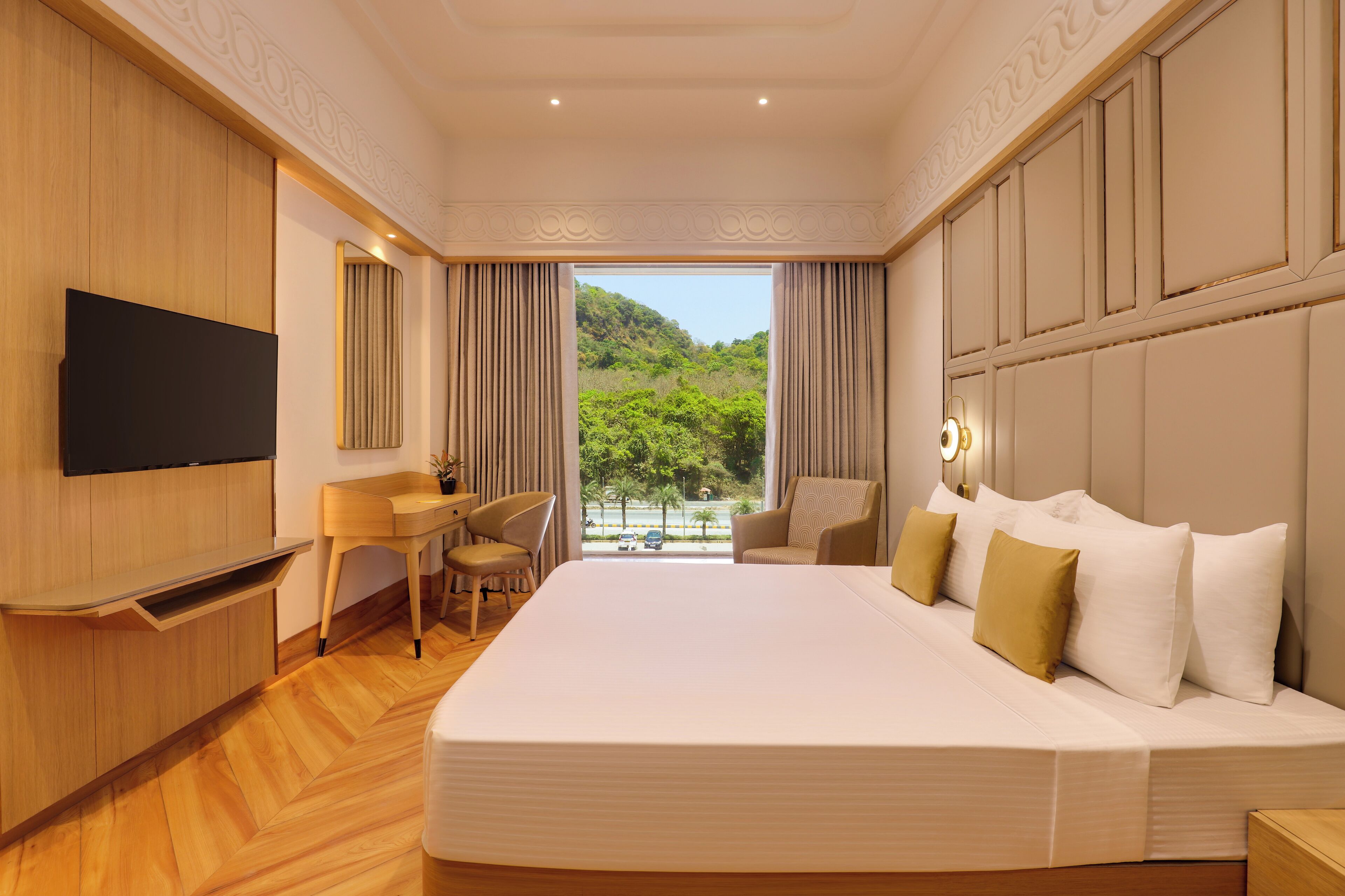 Deluxe Double Room | Minibar, free WiFi, bed sheets