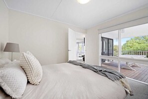 2 Schlafzimmer, Bügeleisen/Bügelbrett, Bettwäsche