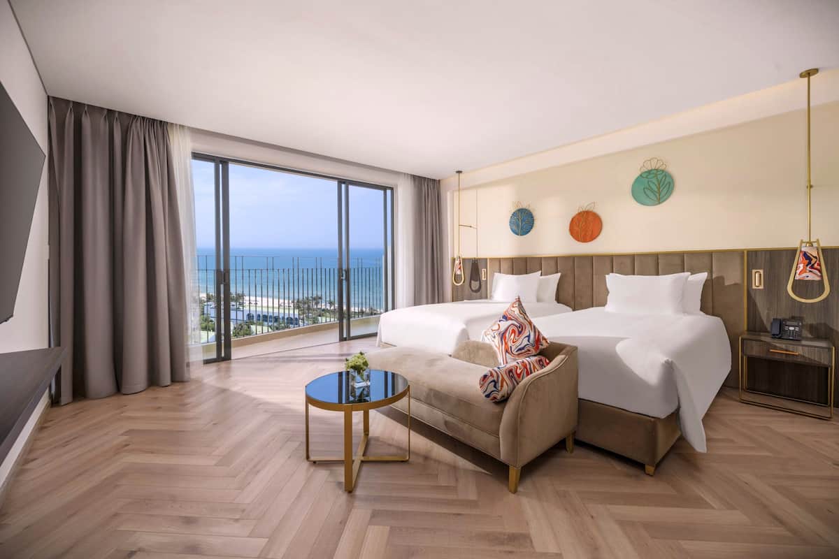 Premium Ocean View Twin Room | Minibar, free WiFi, bed sheets