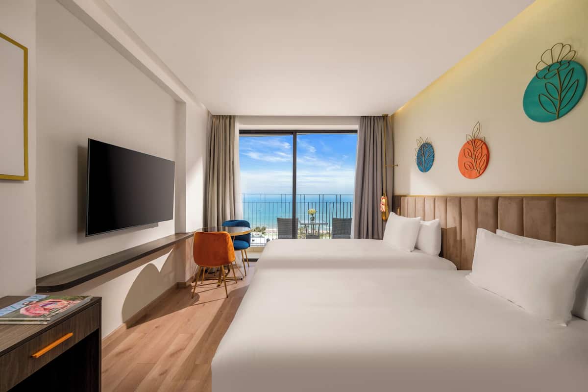 Minibar, wifi gratis y ropa de cama