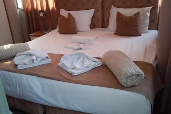 Comfort Double or Twin Room, City View | Desk, soundproofing, WiFi (free)