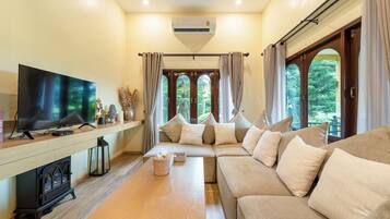 Family House, 3 Bedrooms | Living area