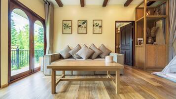 Deluxe House, 2 Bedrooms | Living area