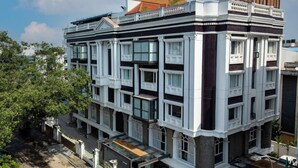 Imej tidak diklasifikasikan, 3 daripada 14, butang