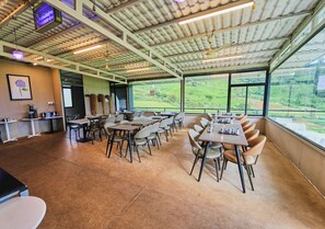 Restaurant - AJ Gable clouds Ooty by VOYE HOMES  (Ootacamund)