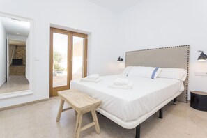 3 bedrooms, iron/ironing board, travel crib, free WiFi