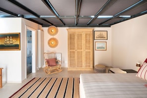 4 bedrooms, iron/ironing board, travel cot, free WiFi