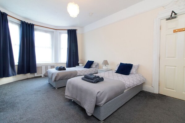 Twin Room | Free WiFi - Thornbury Guest House Room (Southampton)