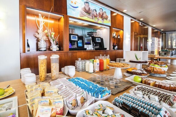 Daily buffet breakfast for a fee