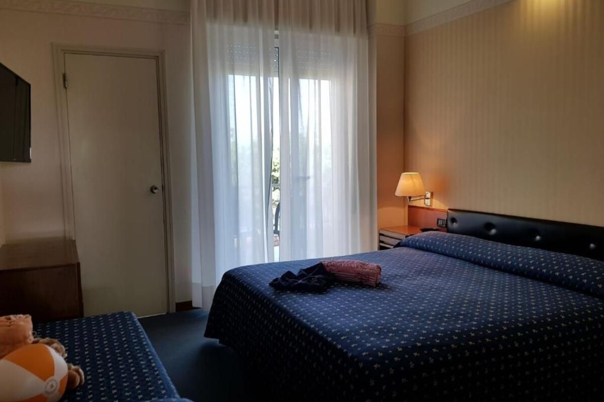 Standard Triple Room | In-room safe, soundproofing, WiFi (free)