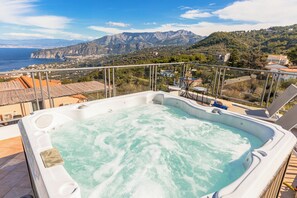 Bain à remous extérieur