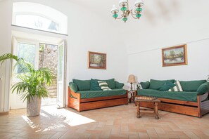 Smart TV - Villa Rosa: jacuzzi with Sorrento coast view (Massa Lubrense)