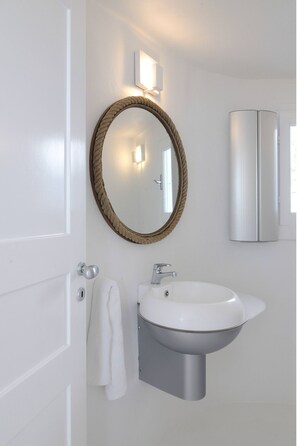 Shower, hair dryer - My Rental Homes - Villa Andy 80mt from the sea front with private pool (Agios Ioannis)