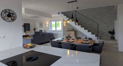 New villa for 8 people in Višnjan near Poreč