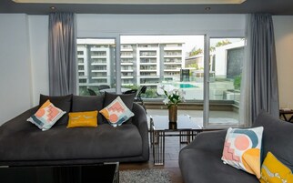 Luxury Apartment, 4 Bedrooms, Pool View | Living area