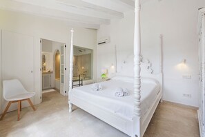 4 bedrooms, iron/ironing board, travel cot, free WiFi