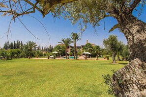 Property grounds - My Rental Homes - Dar Maril with pool, tennis court and garden (Oulad Jellal)