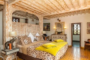 5 chambres, fer et planche à repasser, lit parapluie, Wi-Fi gratuit