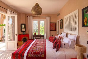 5 Schlafzimmer, Bügeleisen/Bügelbrett, kostenloses WLAN