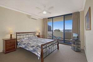 2 bedrooms, bed sheets