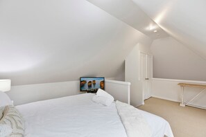 1 bedroom, bed sheets