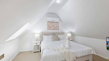 1 bedroom, bed sheets