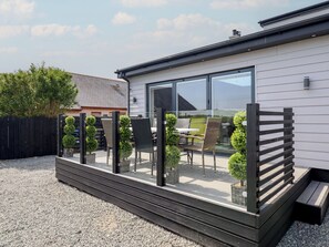 Outdoor dining - Bronallt (Cemaes Bay)