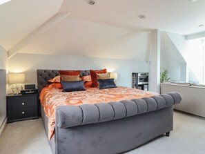 3 bedrooms, individually decorated, individually furnished, free WiFi - Bronallt (Cemaes Bay)