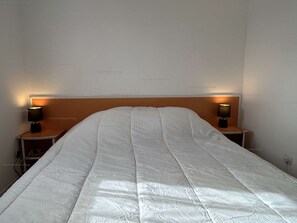 2 bedrooms - 3-Room Pavilion, Terrace, Narbonne Beach (Narbonne)