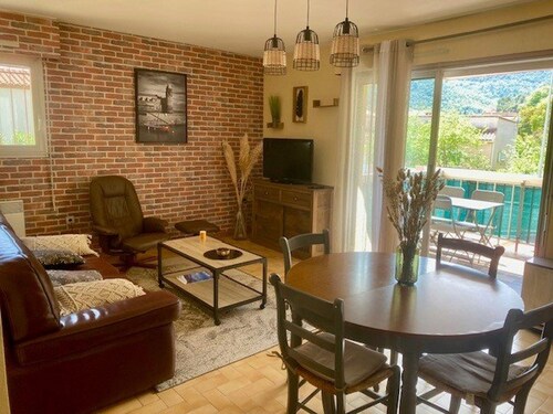 Joli F2 avec balcon, parking et proche Thermes
