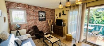 Joli F2 avec balcon, parking et proche Thermes