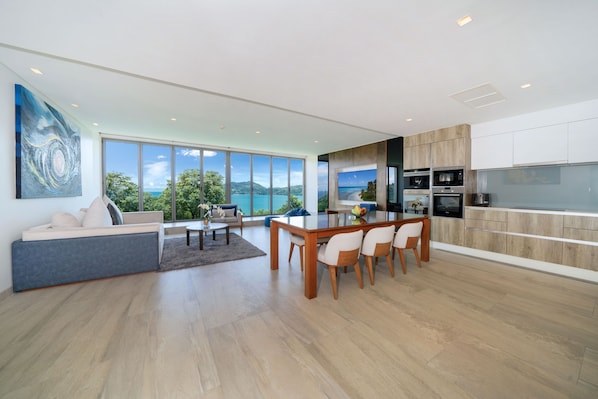 Design Condo, 3 Bedrooms, Sea View | Living area