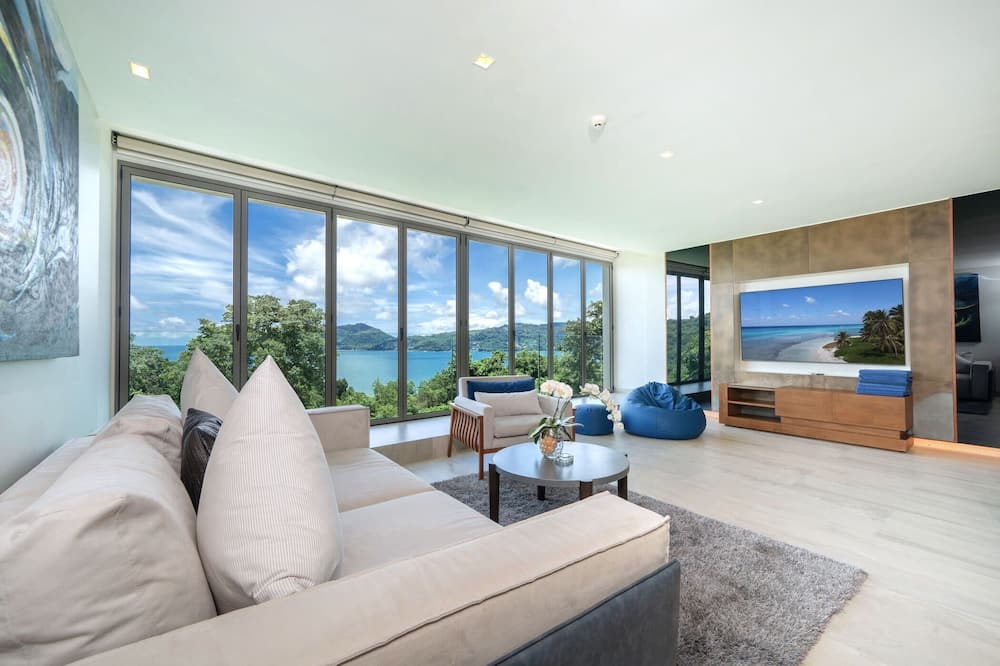 SeaView 3BR Apartment 812 in BluePoint