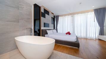 Design Condo, 3 Bedrooms, Sea View | Bathroom