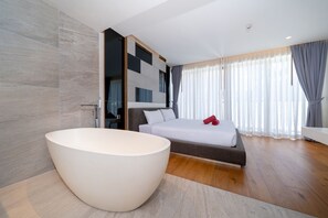 Design Condo, 3 Bedrooms, Sea View | Bathroom