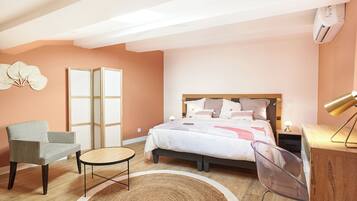 Fer et planche Ă repasser, lit parapluie, Wi-Fi gratuit, draps fournis