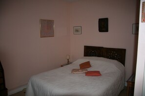 1 Schlafzimmer, Bügeleisen/Bügelbrett