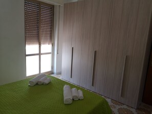 Fer et planche à repasser