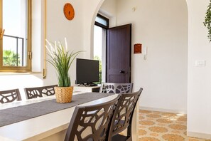 Appartement Tradition | Cuisine privée | Réfrigérateur, four, plaque de cuisson