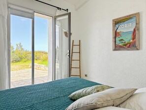 4 bedrooms, desk, travel crib, free WiFi