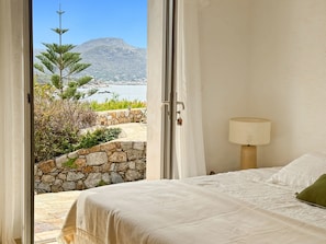 4 bedrooms, desk, travel cot, free WiFi - Marine de Davia - Corbara - sea view and access 100 m away - Swimming pool (Corbara)