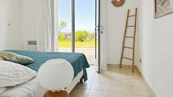 4 Schlafzimmer, Schreibtisch, BĂŒgeleisen/BĂŒgelbrett, kostenloses WLAN