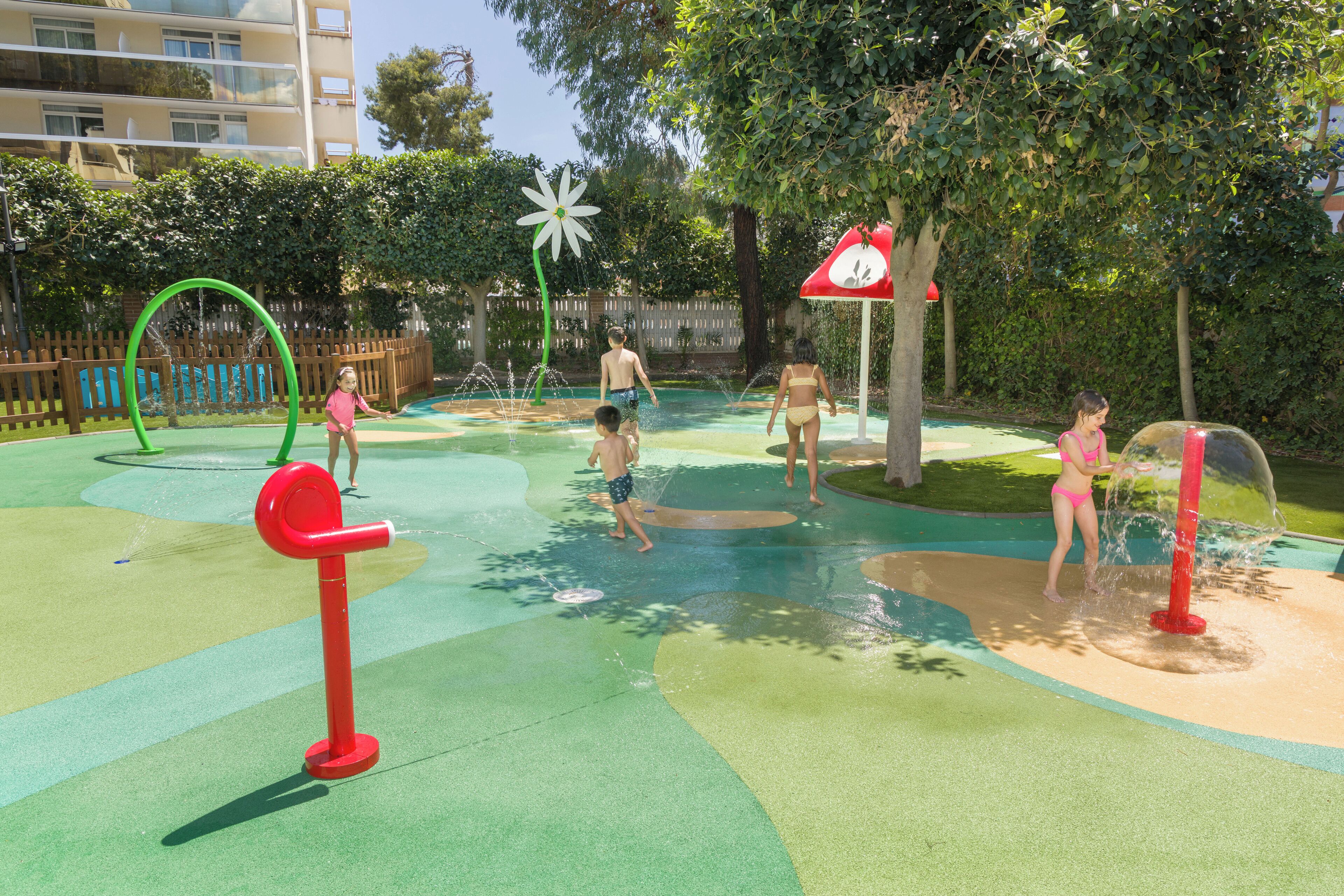 Children’s play area – outdoor