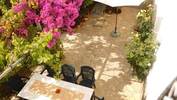 House, 4 Bedrooms, Smoking, Private Pool | Garden